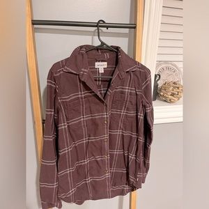 Carhartt | Small maroon flannel | front pocket